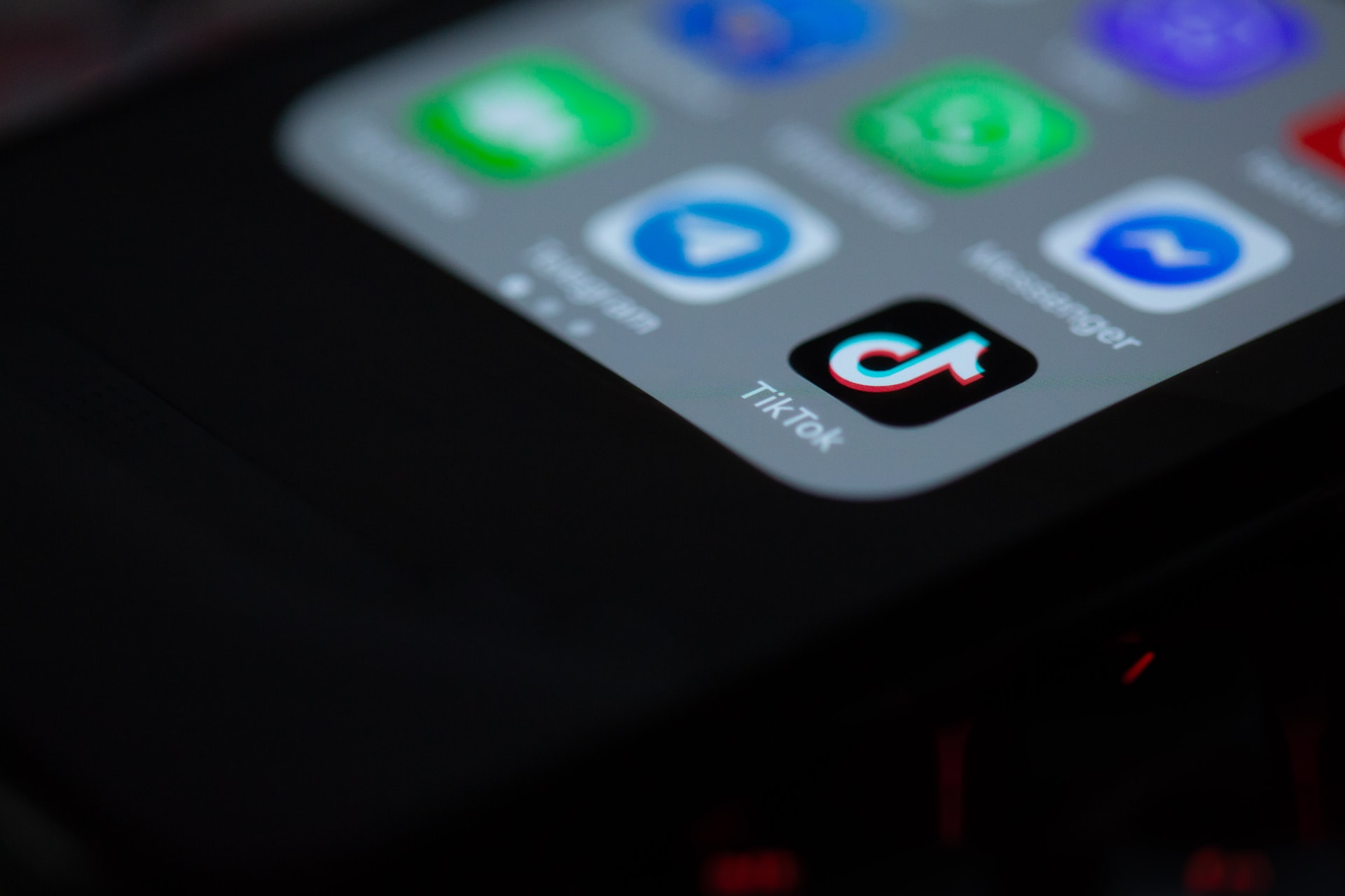 4 Cara Download Video TikTok yang di Privasi yang Cukup Simple 4 Cara Download Video TikTok yang di Privasi yang Cukup Simple