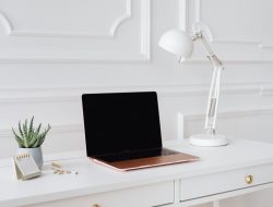 5 Cara Memperbaiki Laptop Layar Hitam Tanpa Panik