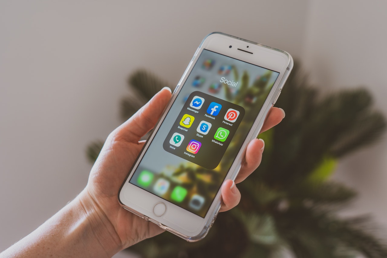 Simak 5 Cara Ganti Tema iPhone Termudah yang Perlu Diketahui