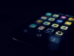 5 Penyebab Download Tertunda Di Play Store Yang Bersifat Umum