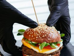 4 Modal Jualan Burger Rumahan Yang Bisa Disiapkan