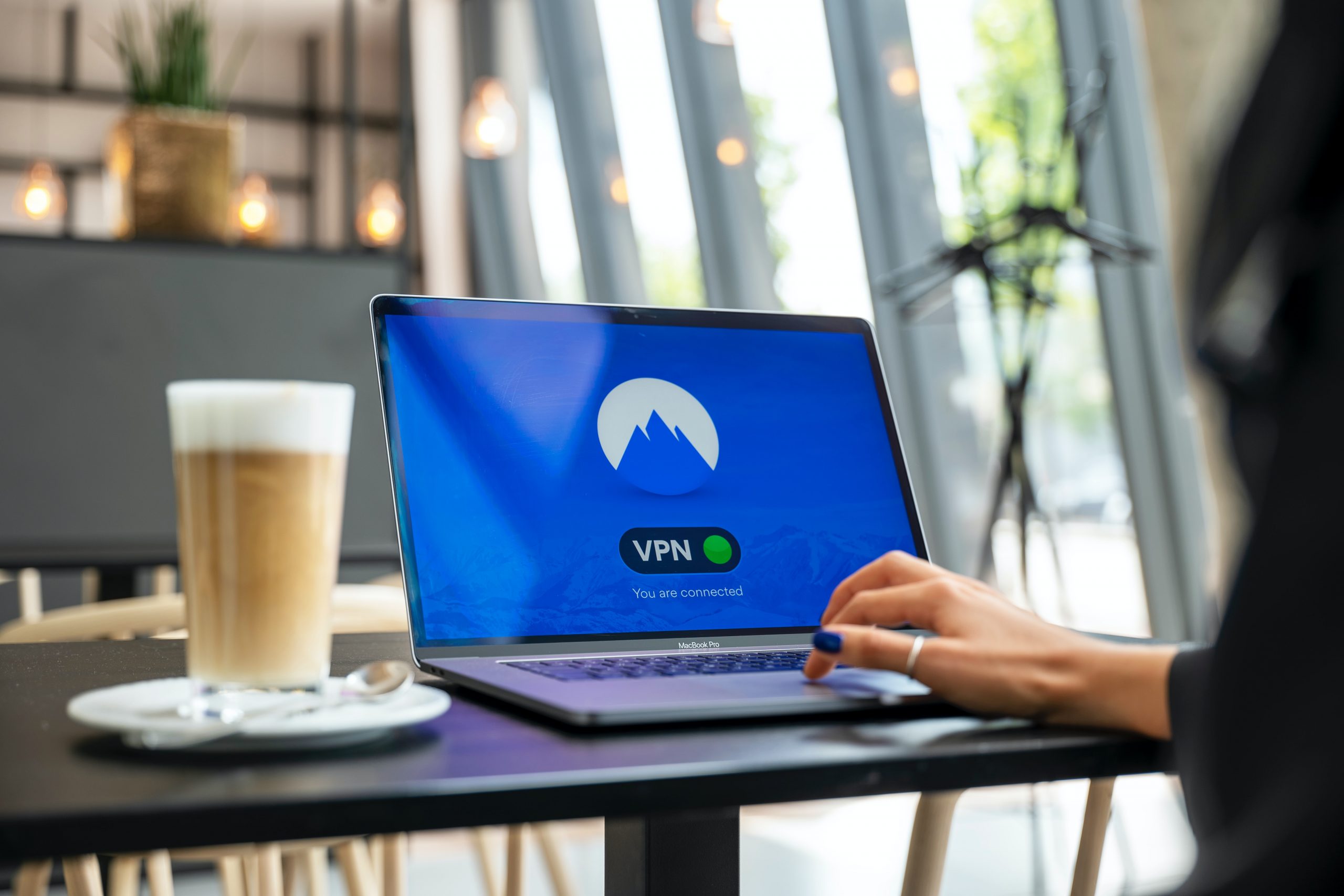 6 Aplikasi VPN yang Aman dan Terpercaya Serta Gratis! 6 Aplikasi VPN yang Aman dan Terpercaya Serta Gratis!