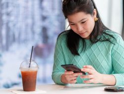 Cara Menggabungkan Foto Tanpa Aplikasi di Smartphone Operasi Android