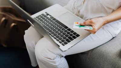 Cara Berbelanja di Amazon dengan Kartu Kredit dan Gift Card
