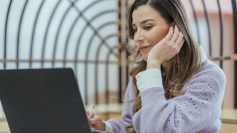 Cek Cara Membelah Layar Laptop di Windows dan MacOS