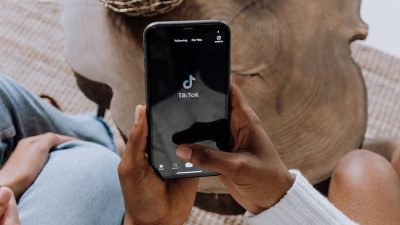 Cara Membuat Wallpaper Video TikTok Supaya Ponsel Tampak Keren