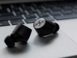 Cara Mereset Headset Bluetooth, Solusi untuk Headset Bluetooth Bermasalah