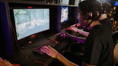 6 Karakter DPS Genshin Impact Paling Bisa Diandalkan