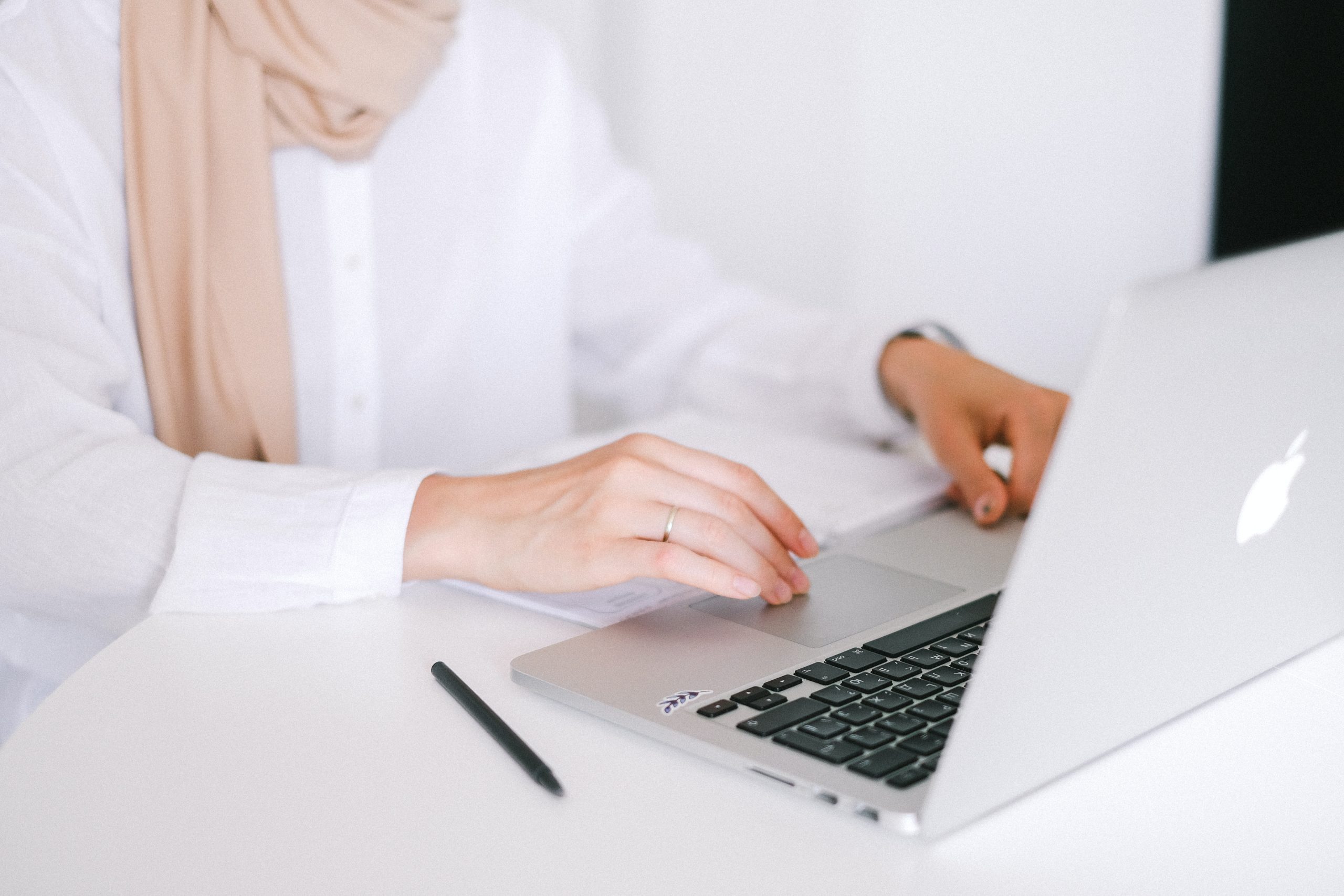 Penyebab Keyboard Laptop Mengetik Sendiri Dan Cara Mengatasinya