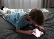 7 Cara Mengatasi Kecanduan Gadget Yang Ampuh