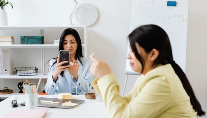 5 Aplikasi Pembuat Stiker Wa Bergerak, Solusi Chattingan Jadi Lebih Seru