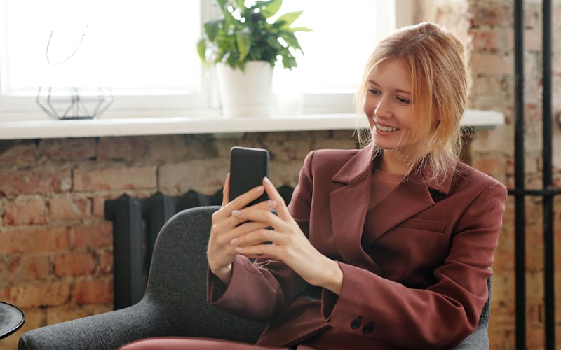 6 Aplikasi Video Call Random Tanpa Coin Solusi Berkenalan Dengan Orang Luar
