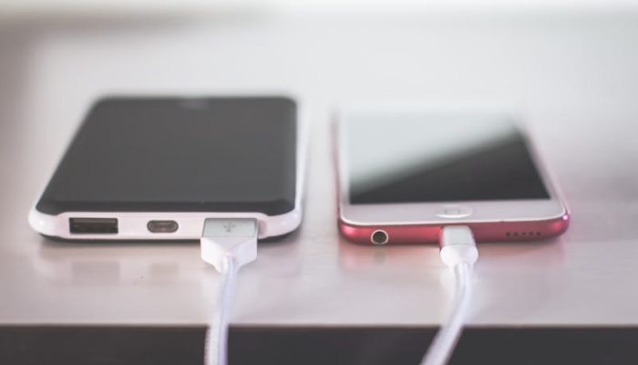 5 Cara Ngecas Hp yang Benar Agar Baterai Hp Bisa Terisi dengan Optimal