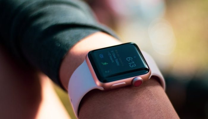 Perbedaan Smartwatch dan Smartband Mulai Fitur Hingga Konektivitasnya