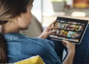 10+ Aplikasi Nonton TV Online, Yuk Coba!