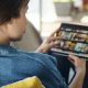 10+ Aplikasi Nonton TV Online, Yuk Coba!