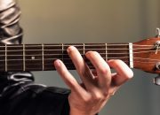 Deretan Aplikasi Belajar Gitar untuk Pemula