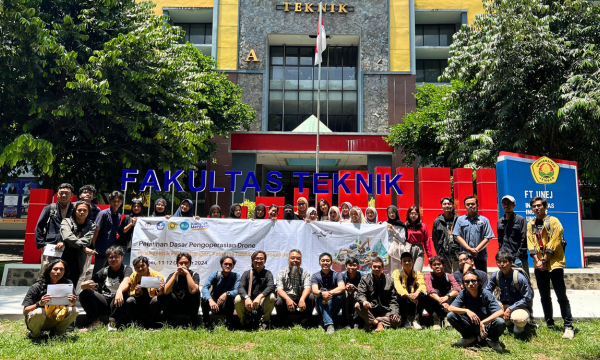 Terra Drone Indonesia Mengadakan Pelatihan Pengoperasian Drone bagi Mahasiswa Universitas Jember Terra Drone Indonesia Mengadakan Pelatihan Pengoperasian Drone bagi Mahasiswa Universitas Jember