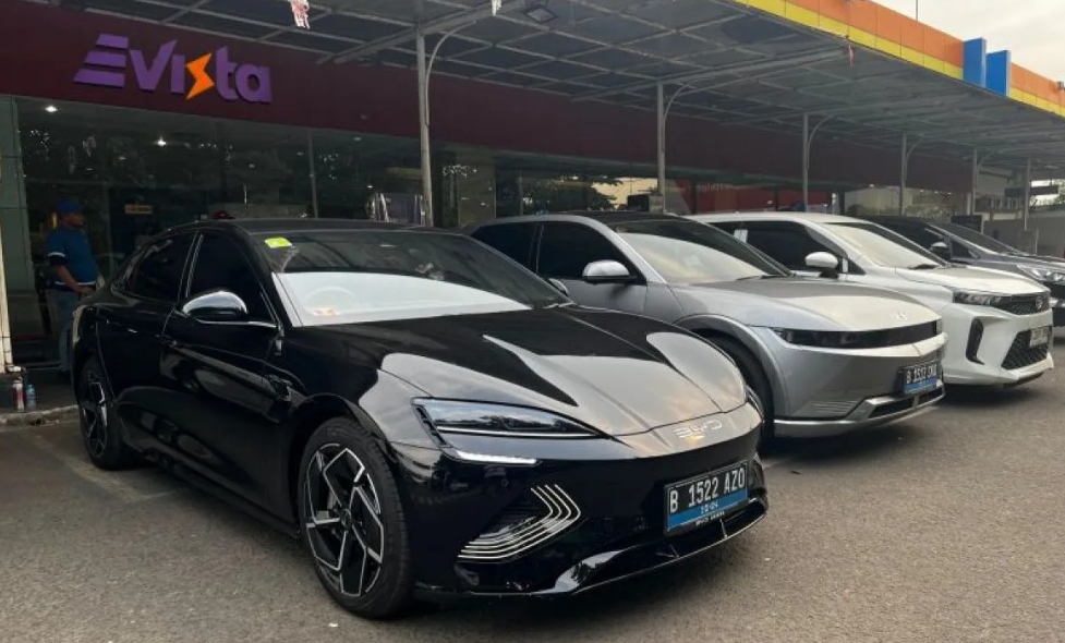 Evista Menarik Perhatian dengan Mobil Listrik Ioniq, BYD Seal, dan Binguo Evista Menarik Perhatian dengan Mobil Listrik Ioniq, BYD Seal, dan Binguo