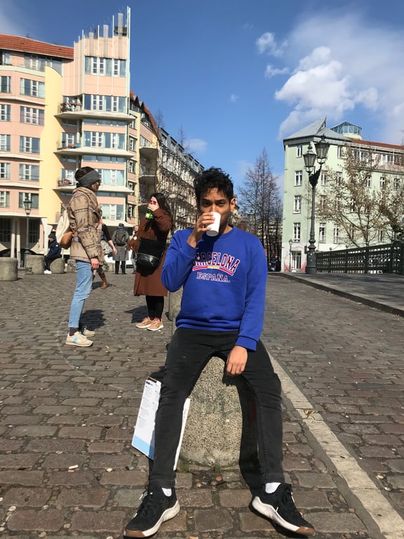 Sekolah Tidak Penting? Pandangan Andrea Wiwandhana Sekolah Tidak Penting? Pandangan Andrea Wiwandhana