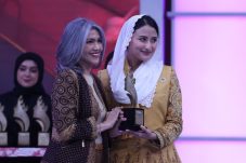 Direktur Sampoerna Elvira Lianita Raih Penghargaan ‘Puspa Adi Daya’ atas Dampak Positifnya bagi Masyarakat