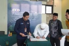 Dukung Mobilitas Santri dan Pengurus Pondok Pesantren, KAI Daop 8 Bersama Yayasan Bumi Shalawat Progresif Sidoarjo Tandatangani Kesepakatan Kerja Sama