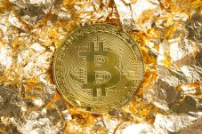 Bitcoin Mencapai 2.000, Menduduki Peringkat Kelima sebagai Aset Terbesar di Dunia