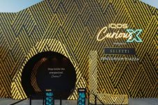 IQOS Bekerja Sama dengan Merek Desain Italia SELETTI: Mempersembahkan ‘Curious X: Sensorium Piazza’ di Milan Design Week