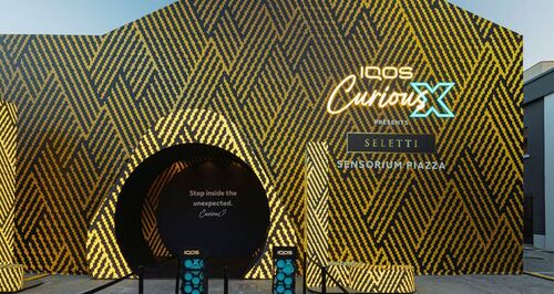 IQOS Bekerja Sama dengan Merek Desain Italia SELETTI: Mempersembahkan ‘Curious X: Sensorium Piazza’ di Milan Design Week