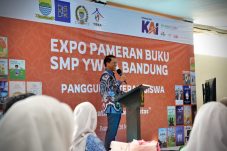 KAI Mendukung Ekspresi Literasi Siswa Bandung di Expo Buku SMP YWKA