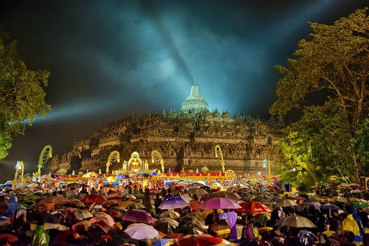 Keindahan Budaya Nusantara Bersatu dalam Festival Borobudur Keindahan Budaya Nusantara Bersatu dalam Festival Borobudur