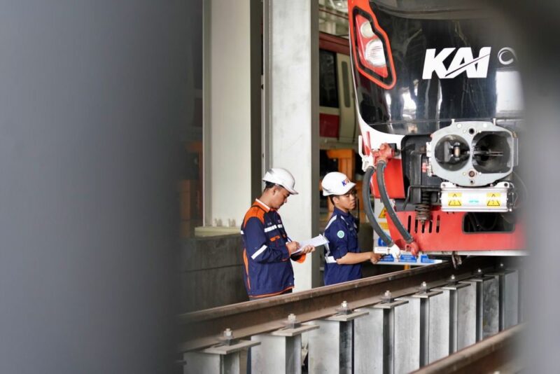 Perjalanan LRT Jabodebek Ditambah, KAI Pastikan Perawatan Sarana Tetap Optimal Perjalanan LRT Jabodebek Ditambah, KAI Pastikan Perawatan Sarana Tetap Optimal
