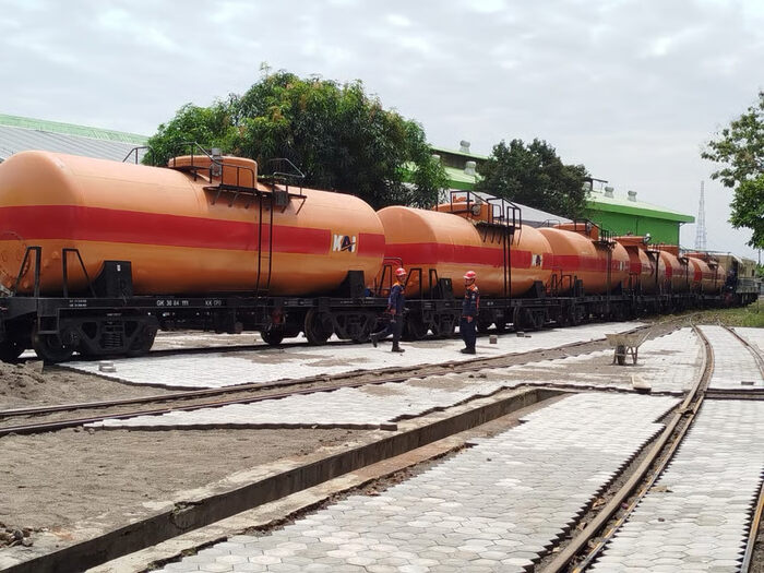 KAI Divre III Palembang Tambah Armada 6 Gerbong Ketel untuk Dukung Distribusi BBM KAI Divre III Palembang Tambah Armada 6 Gerbong Ketel untuk Dukung Distribusi BBM