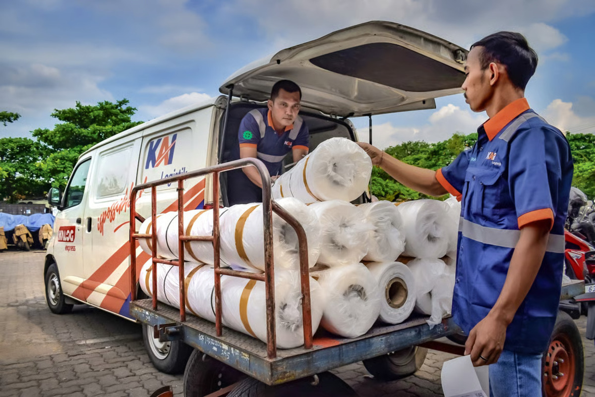 KALOG Express Catat Rekor Capaian Bulanan Tertinggi Sepanjang 2025, Perkuat Pertumbuhan Industri Kurir Nasional KALOG Express Catat Rekor Capaian Bulanan Tertinggi Sepanjang 2025, Perkuat Pertumbuhan Industri Kurir Nasional