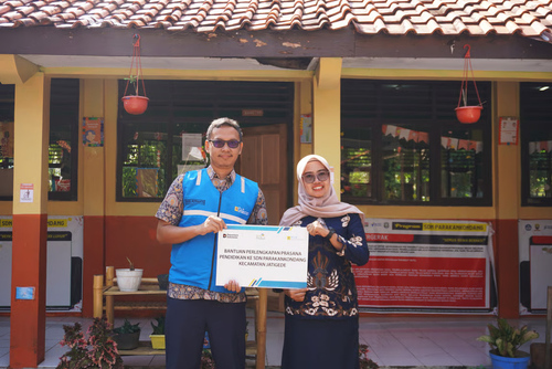 Dorong Peningkatan Sekolah Adiwiyata, UBP Jatigede Berikan Bantuan Perlengkapan Sarana ke SDN Parakankondang Dorong Peningkatan Sekolah Adiwiyata, UBP Jatigede Berikan Bantuan Perlengkapan Sarana ke SDN Parakankondang