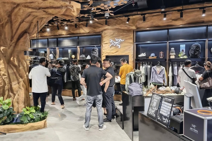 Arcteryx Indonesia Ungkap Bahaya Sepatu Berkualitas Rendah Saat Menjelajah Alam