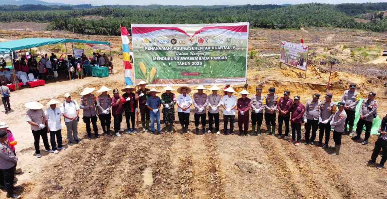 Dukung Swasembada Pangan Nasional, Holding Perkebunan Nusantara Laksanakan Tanam Perdana Padi Gogo di Lahan PSR Dukung Swasembada Pangan Nasional, Holding Perkebunan Nusantara Laksanakan Tanam Perdana Padi Gogo di Lahan PSR