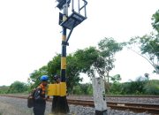 KAI Divre III Palembang Perkuat Sistem Persinyalan dan Telekomunikasi dengan Proteksi Petir