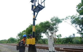 KAI Divre III Palembang Perkuat Sistem Persinyalan dan Telekomunikasi dengan Proteksi Petir