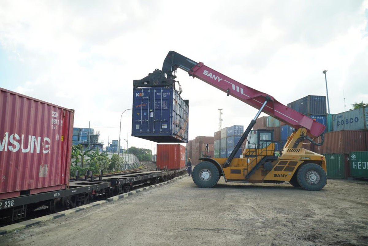 KAI Logistik Wujudkan Komitmen Green Logistics Melalui Transparansi Jejak Karbon di Invoice Pelanggan KAI Logistik Wujudkan Komitmen Green Logistics Melalui Transparansi Jejak Karbon di Invoice Pelanggan