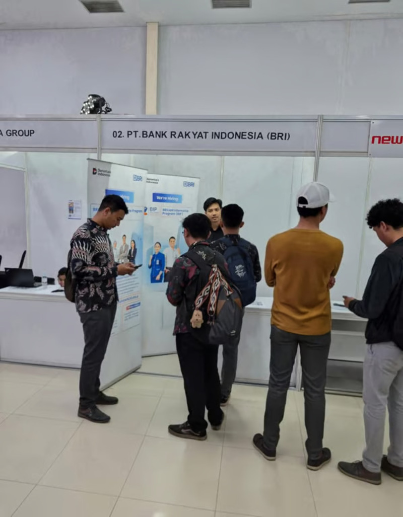 Kesempatan berkarir di BRI: BRI Region 6/Jakarta 1 Berpartisipasi dalam Job Fair Jakarta “Goes to Campus” di Universitas Negeri Jakarta Kesempatan berkarir di BRI: BRI Region 6/Jakarta 1 Berpartisipasi dalam Job Fair Jakarta “Goes to Campus” di Universitas Negeri Jakarta