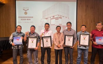 Masjid Raya Baitul Khairat Raih 2 Rekor MURI, Simbol Kebanggaan Sulawesi Tengah Masjid Raya Baitul Khairat Raih 2 Rekor MURI, Simbol Kebanggaan Sulawesi Tengah