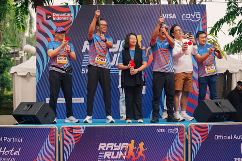 Ribuan Pelari Memeriahkan Raya Run Surabaya Ribuan Pelari Memeriahkan Raya Run Surabaya