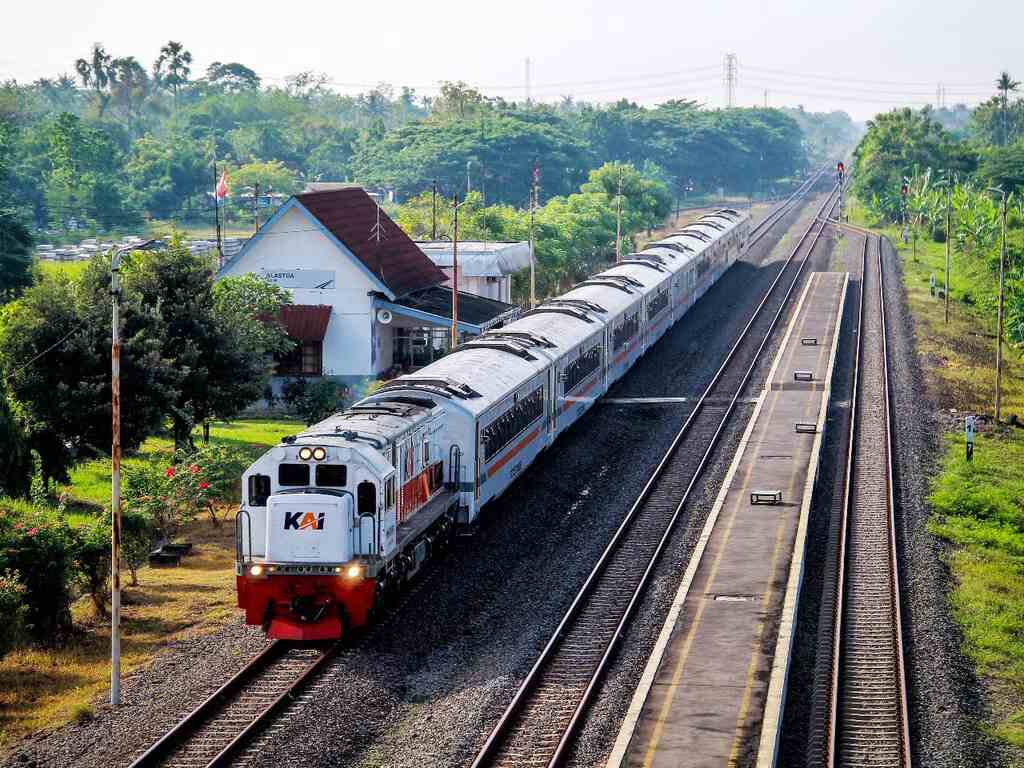 Stasiun Alastua, Pintu Gerbang Transportasi dan Investasi di Timur Semarang Stasiun Alastua, Pintu Gerbang Transportasi dan Investasi di Timur Semarang