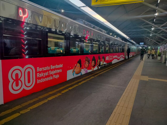 Kereta Api, Urat Nadi Pertahanan Bangsa yang Tak Pernah Berhenti Bergerak Kereta Api, Urat Nadi Pertahanan Bangsa yang Tak Pernah Berhenti Bergerak