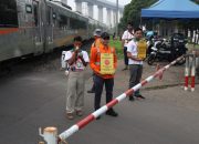 KAI Daop 2 Bandung Himbau Masyarakat Utamakan Keselamatan Saat Melewati Perlintasan Sebidang