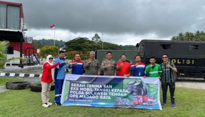 Elnusa Petrofin Lanjutkan Cegah Abrasi dengan Hibah 367 Ban Eks Mobil Tangki ke Polda Sulteng