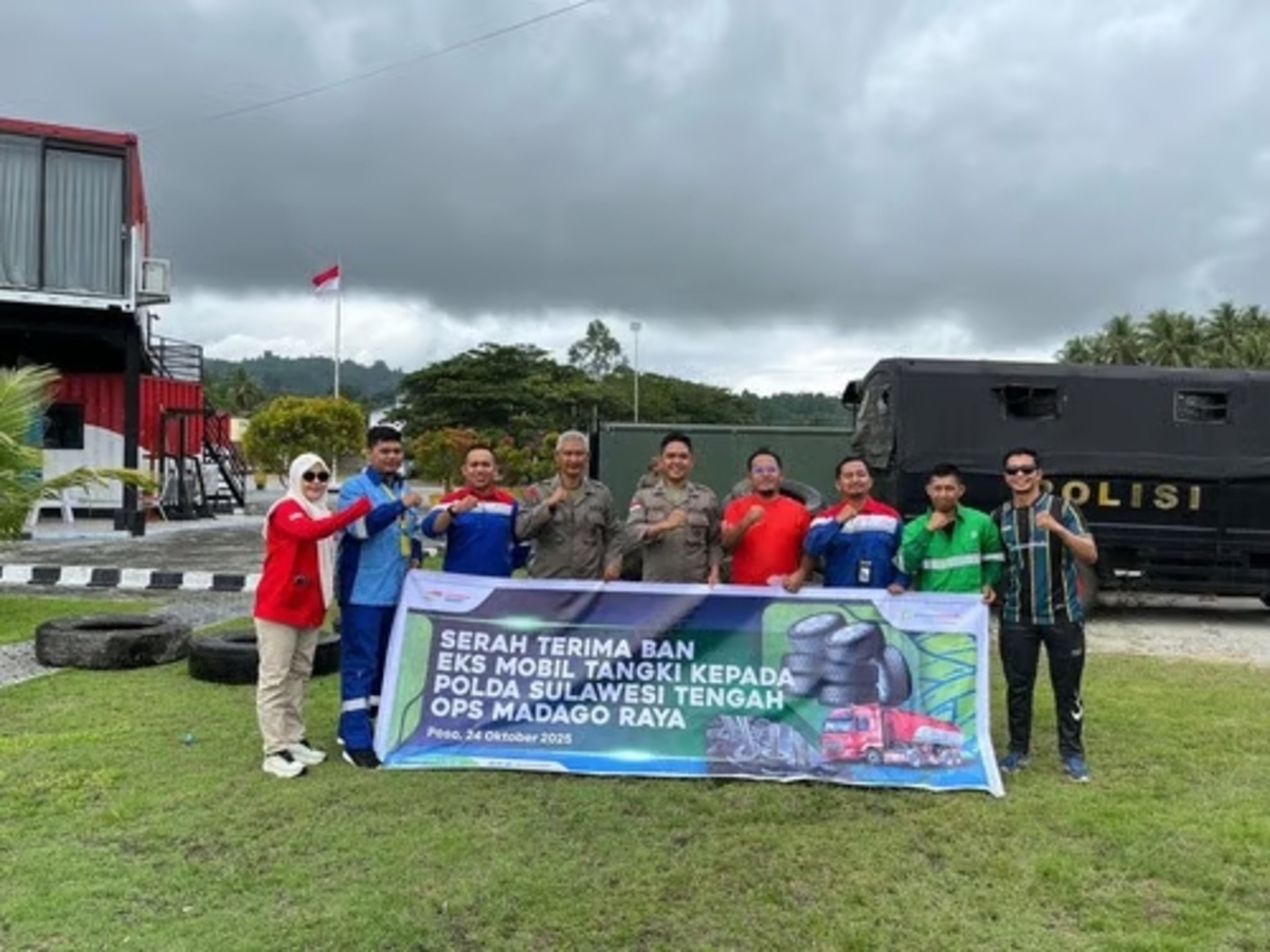 Elnusa Petrofin Lanjutkan Cegah Abrasi dengan Hibah 367 Ban Eks Mobil Tangki ke Polda Sulteng Elnusa Petrofin Lanjutkan Cegah Abrasi dengan Hibah 367 Ban Eks Mobil Tangki ke Polda Sulteng