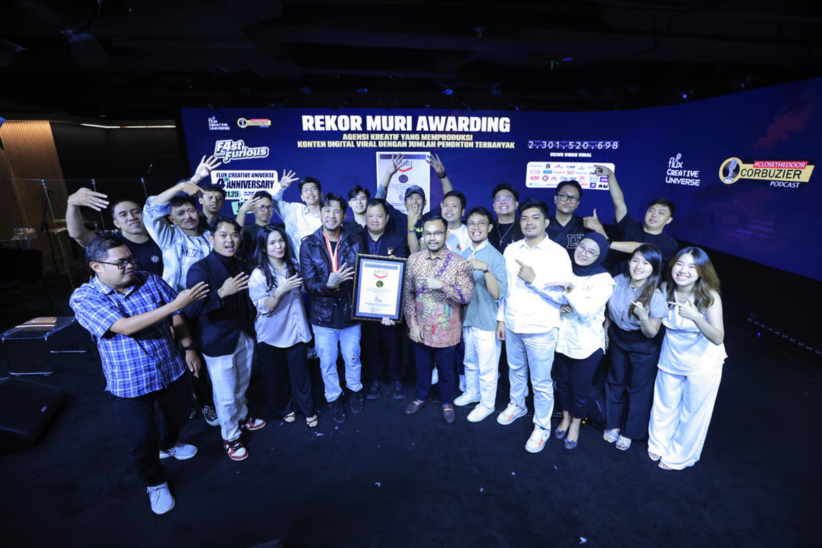 Flux Creative Universe Rayakan HUT ke-4 dan Cetak Rekor MURI sebagai Agensi Konten Viral Terbanyak Flux Creative Universe Rayakan HUT ke-4 dan Cetak Rekor MURI sebagai Agensi Konten Viral Terbanyak