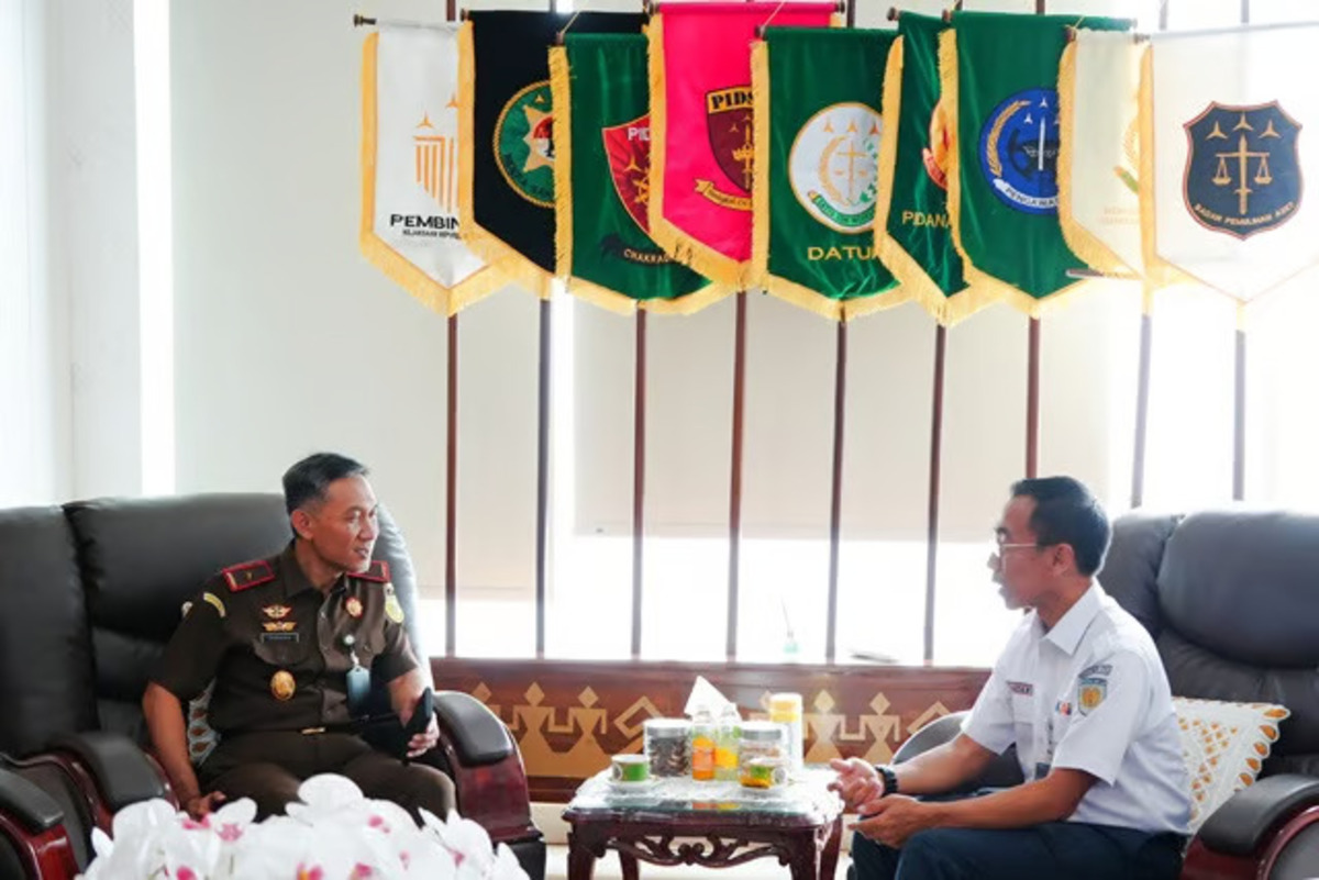 KAI Divre IV Tanjungkarang dan Kejati Lampung Perkuat Kolaborasi untuk Pengamanan Aset Negara dan Penegakan Hukum KAI Divre IV Tanjungkarang dan Kejati Lampung Perkuat Kolaborasi untuk Pengamanan Aset Negara dan Penegakan Hukum